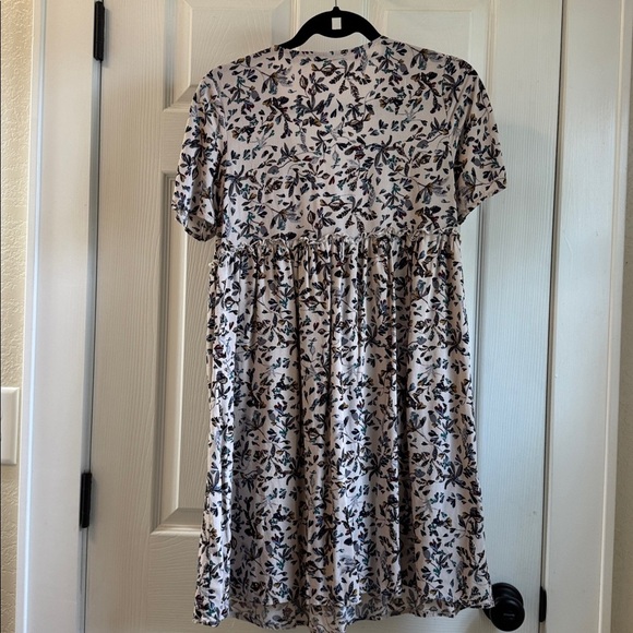 Cozy Casual Leaf Print V-Neck Mini Dress - Picture 6 of 8